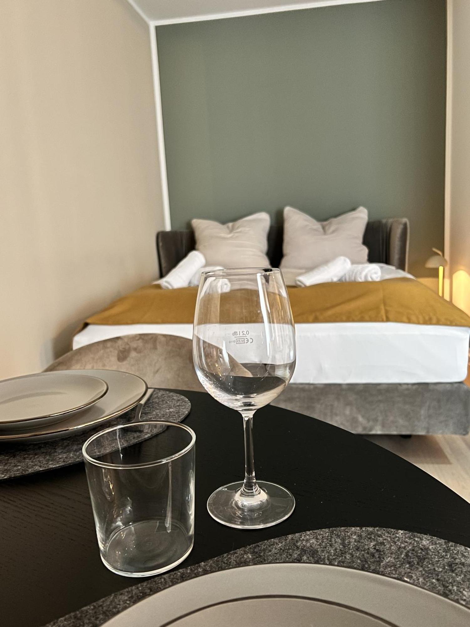 Qonroom - As Individual As You - Minden Kaiserstrasse Bagian luar foto